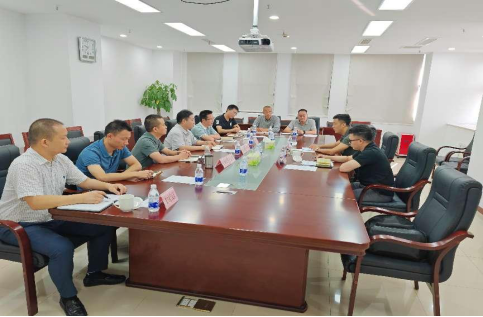 馬明澤帶隊與國家鐵路局裝備技術中心調研組召開座談交流會.png
